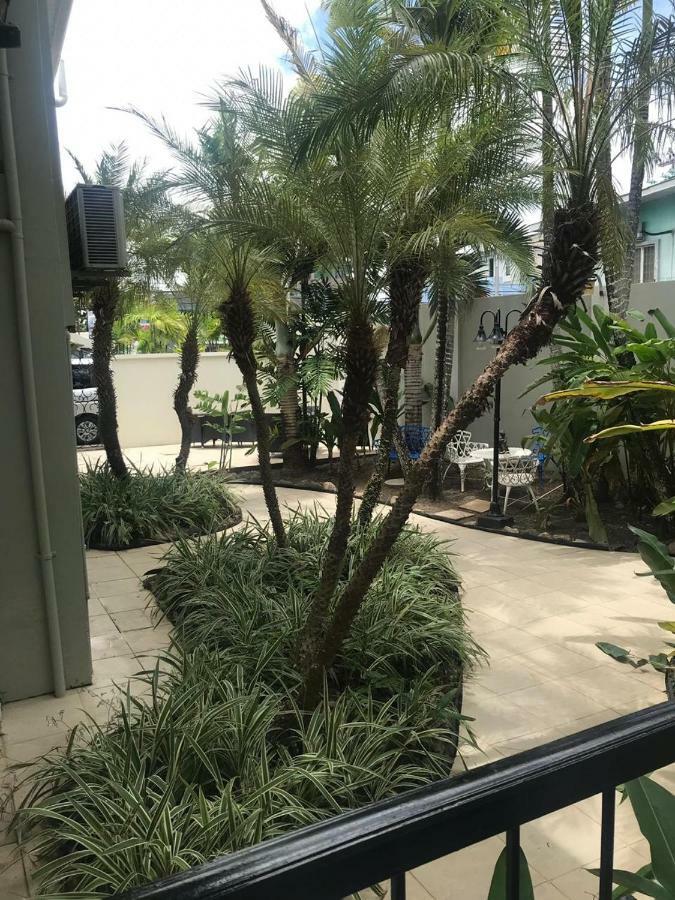 Palms Hotel Trinidad Arouca Exterior photo