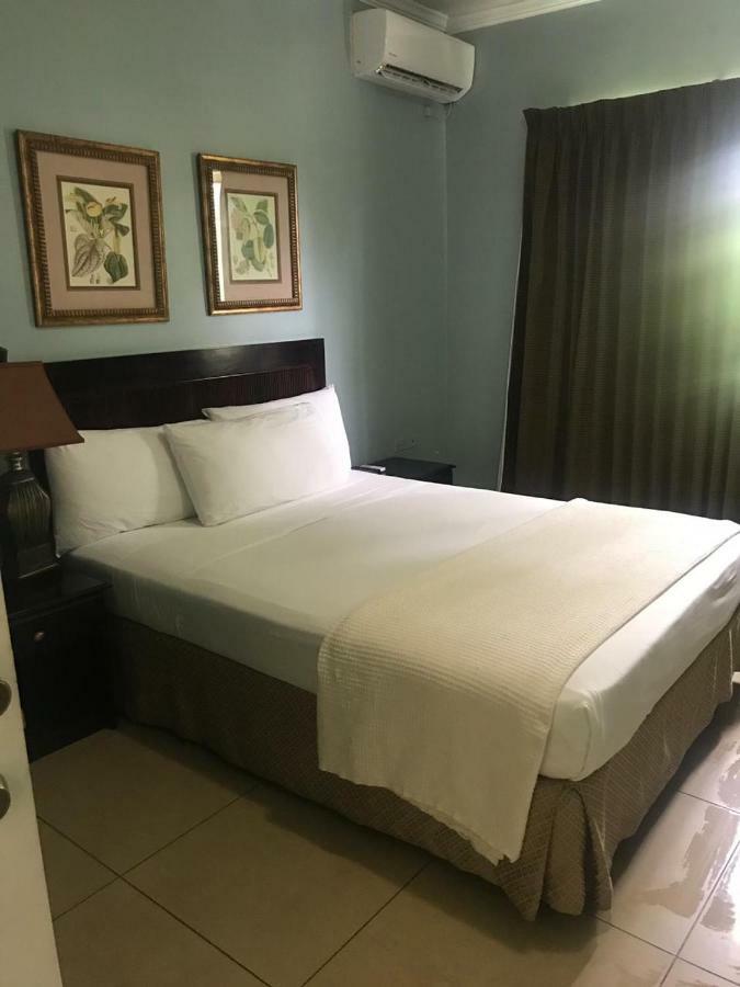 Palms Hotel Trinidad Arouca Exterior photo